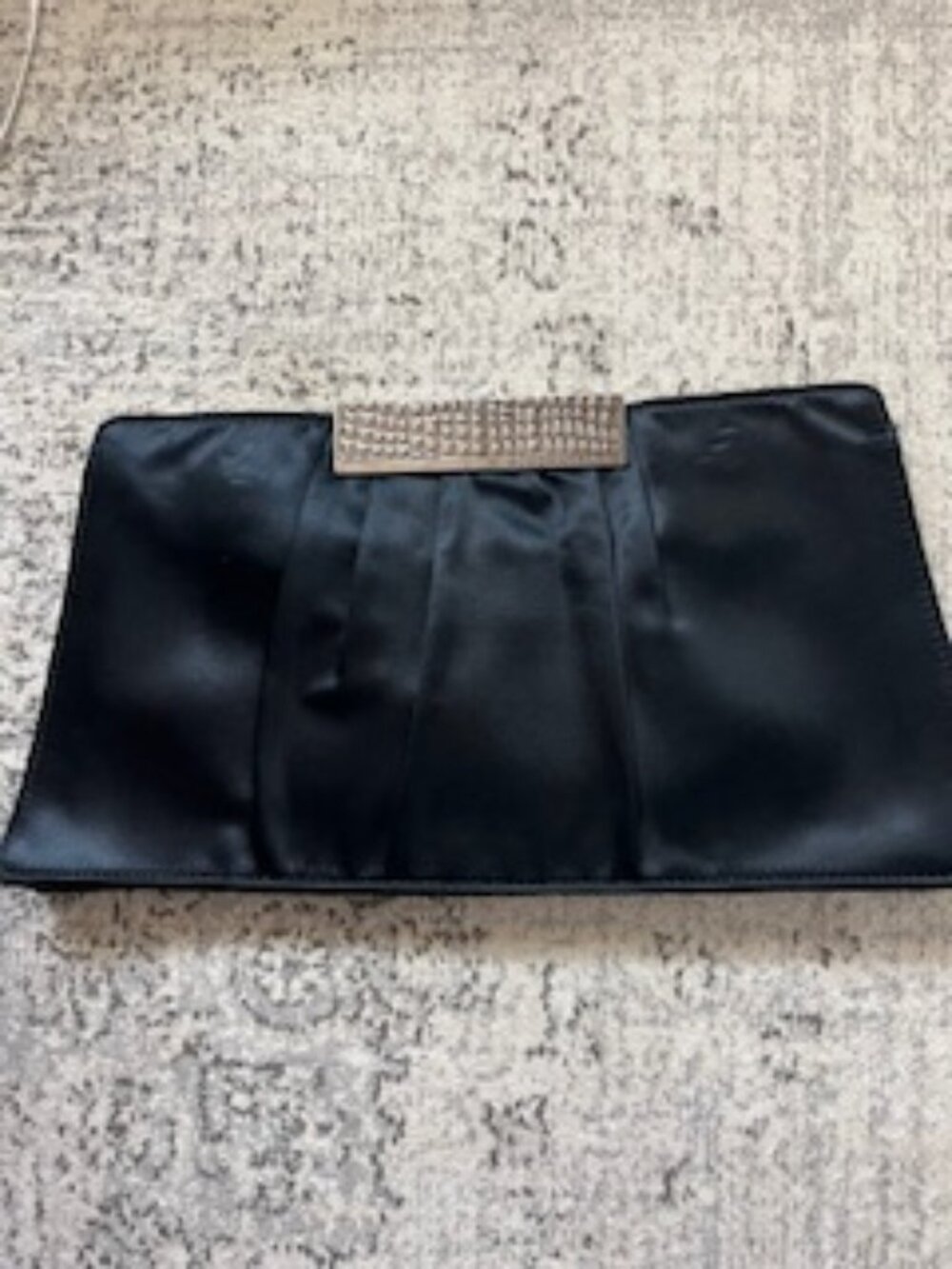 🧡3/15  BCBG MAXAZRIA Gusset Pleated Clutch Black